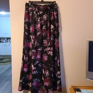 Torrid flowy floral pants size 0